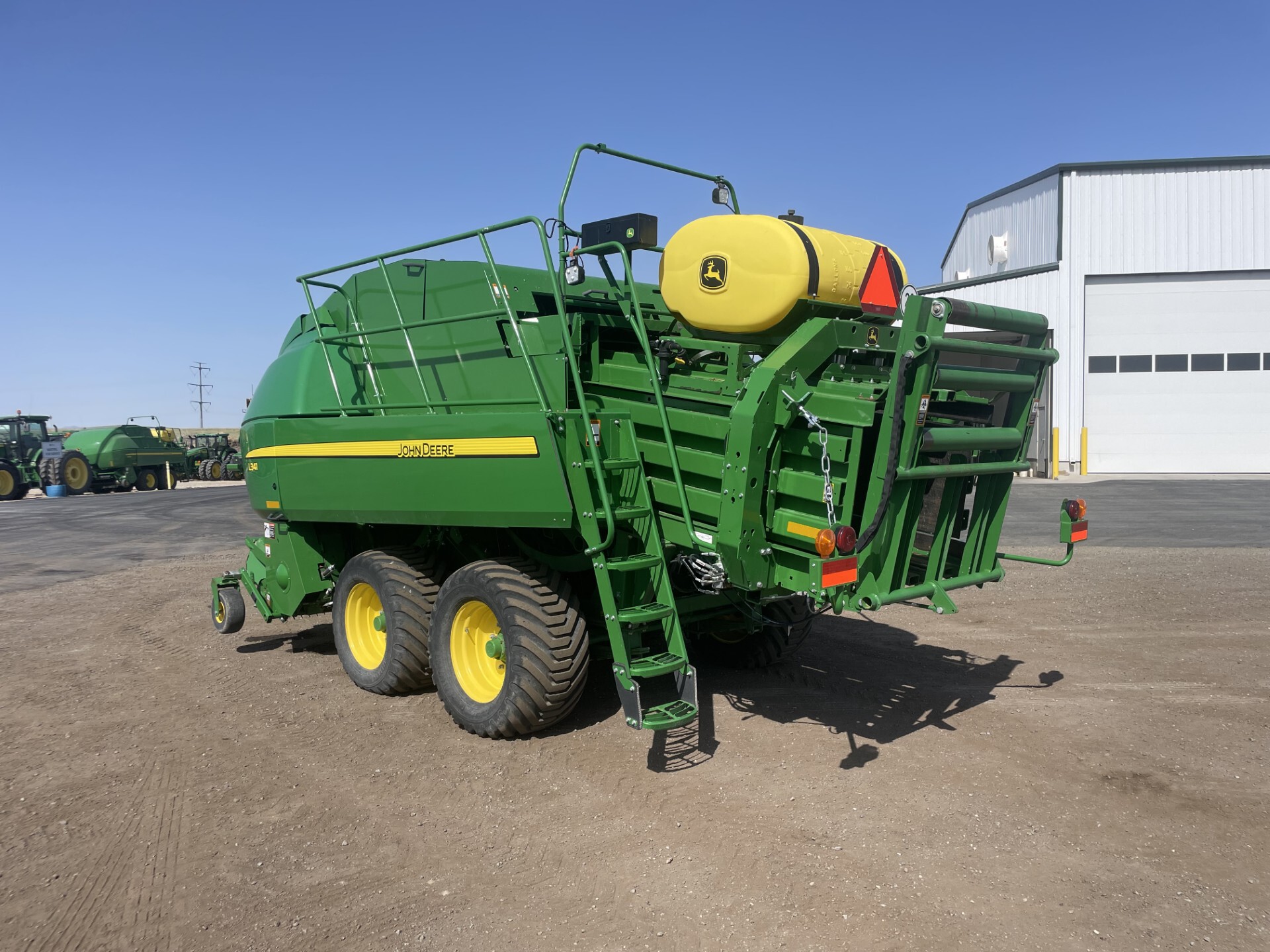 2022 John Deere L341 Image 3