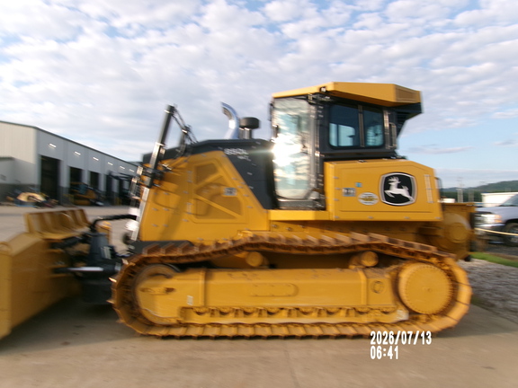 Photo of a 2024 John Deere 850L