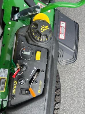 2025 John Deere Z760R Image 8