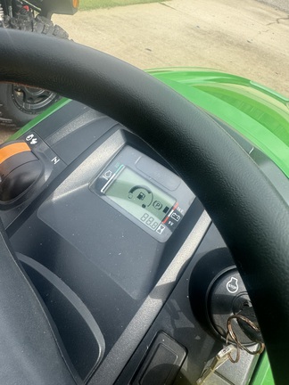 2020 John Deere x380 Photo 3