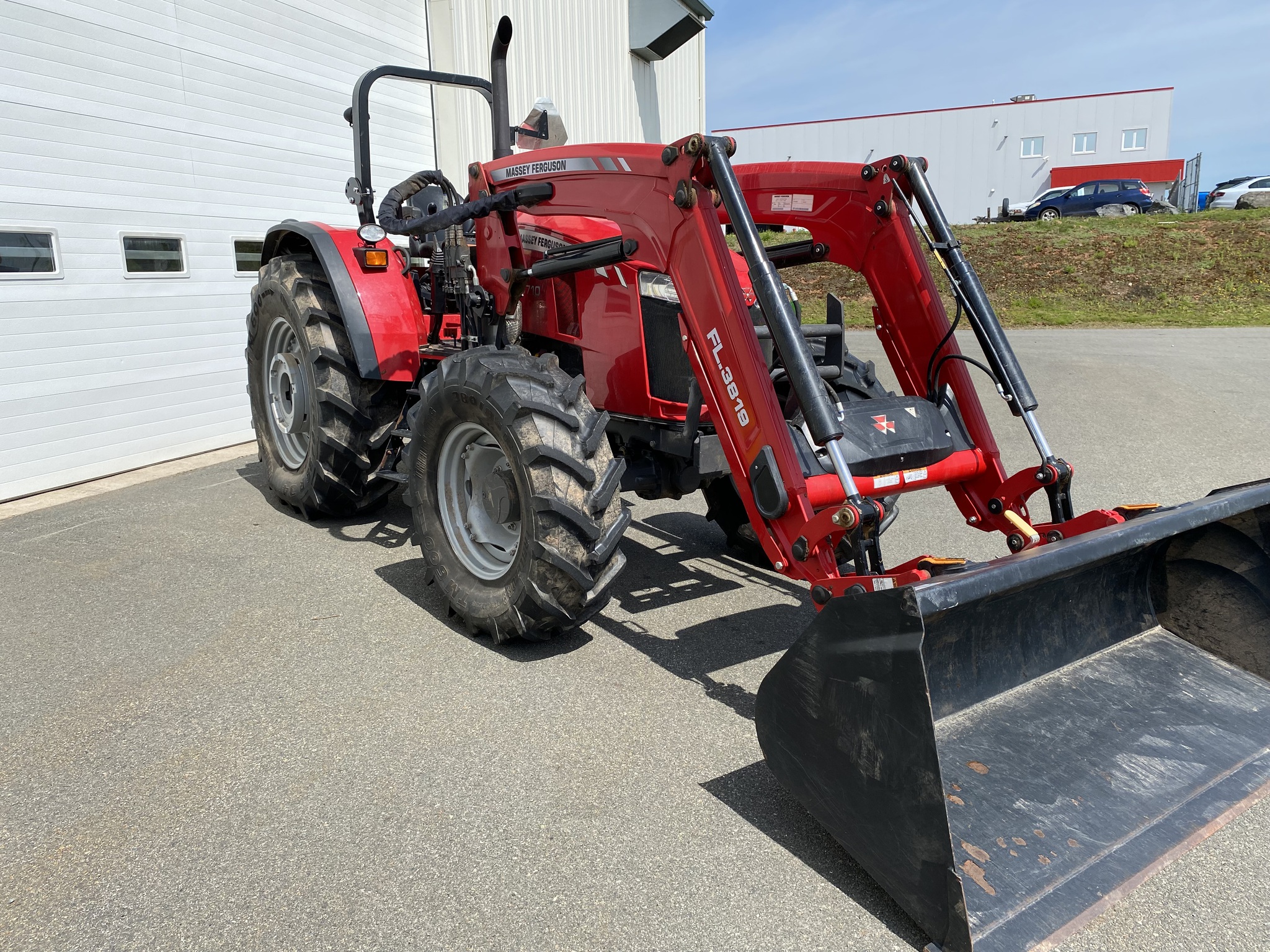 2022 Massey Ferguson 5710 Image 7
