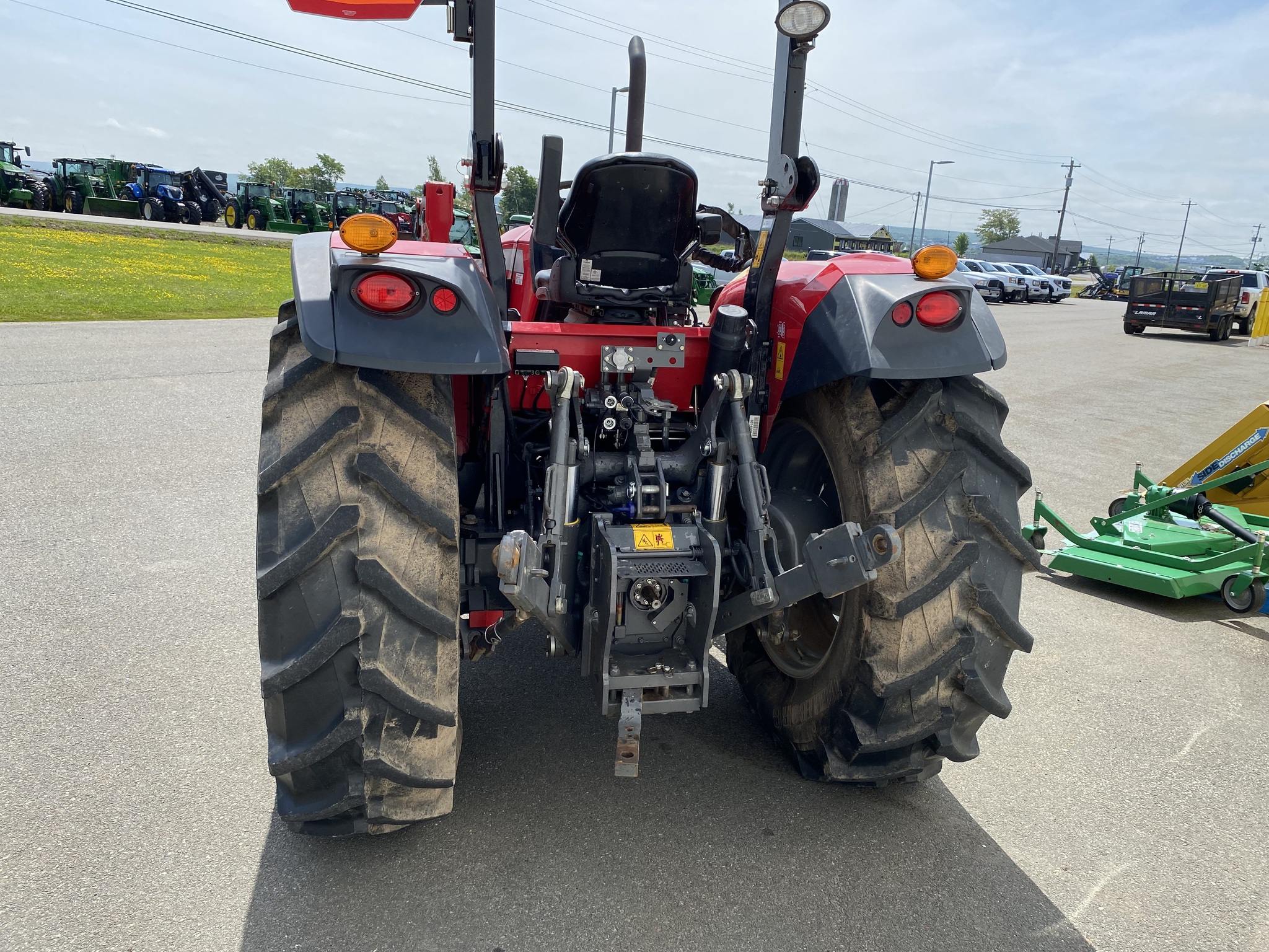 2022 Massey Ferguson 5710 Image 4