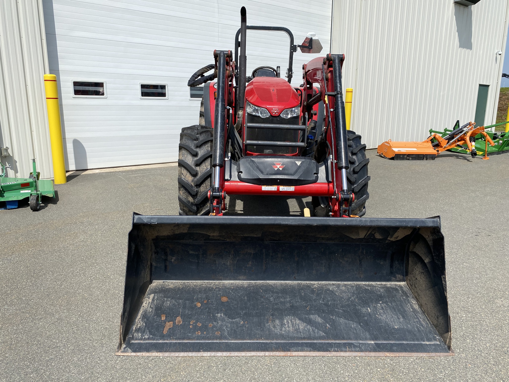 2022 Massey Ferguson 5710 Image 8