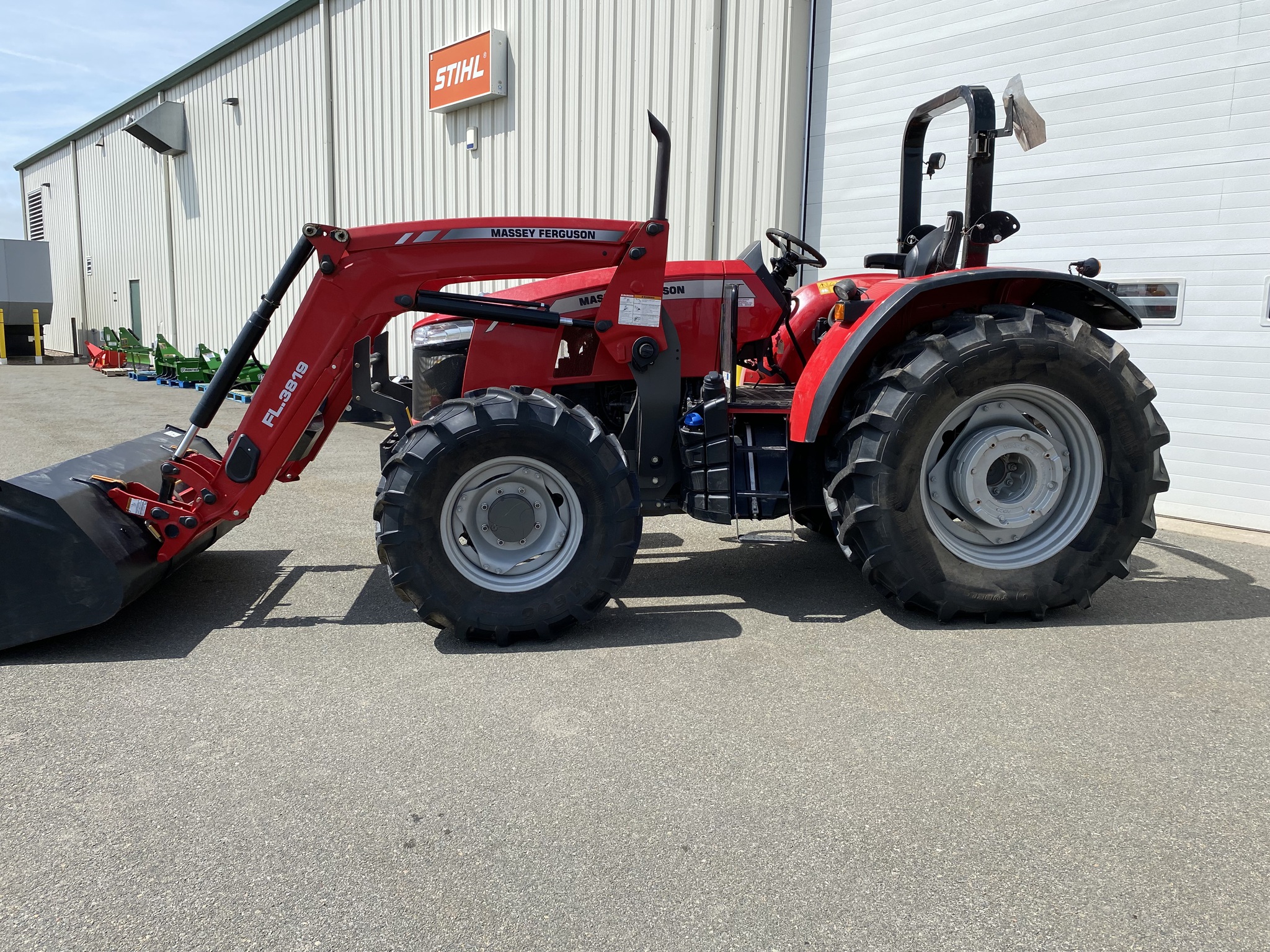 2022 Massey Ferguson 5710 Image 2