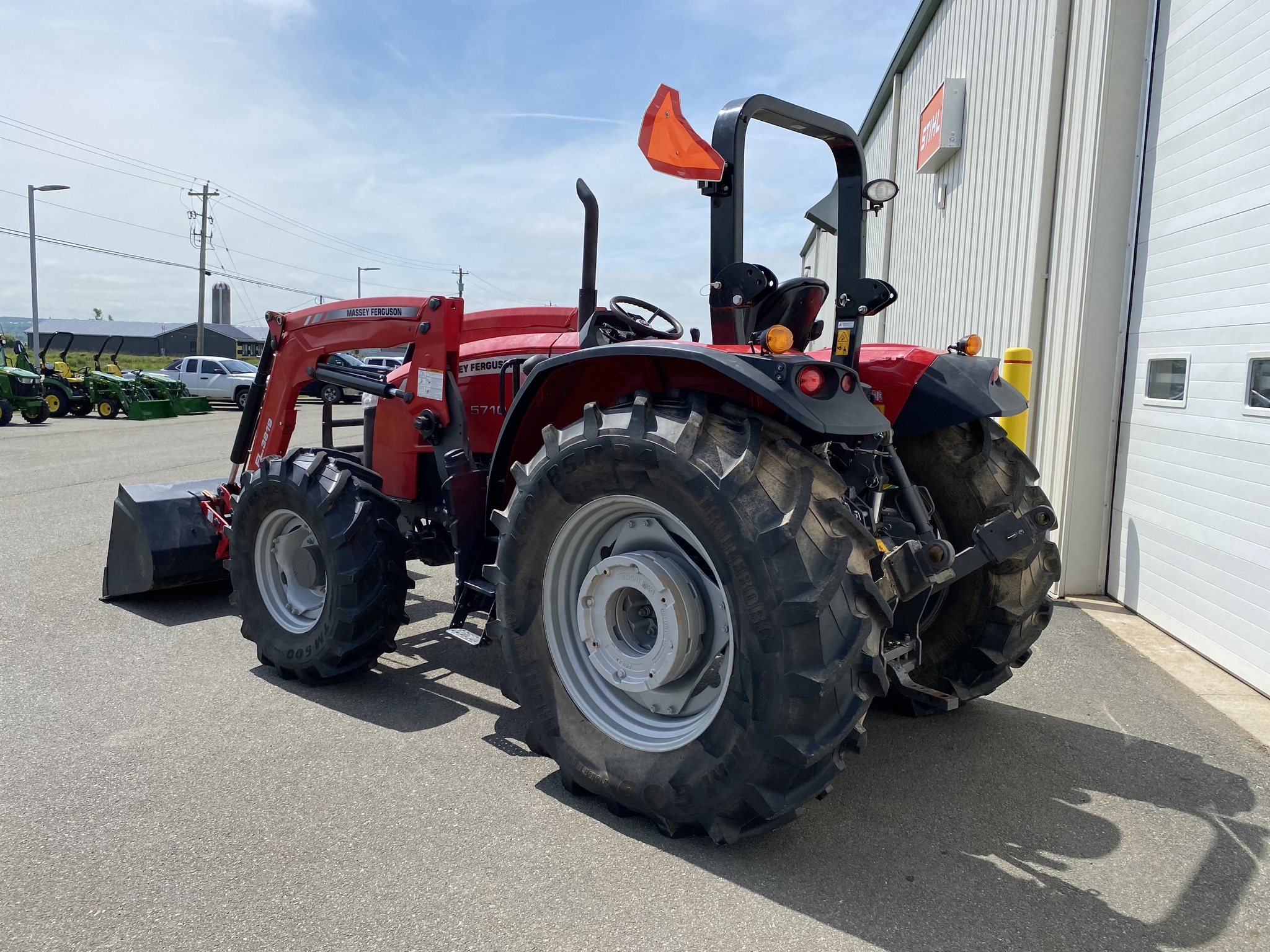 2022 Massey Ferguson 5710 Image 3