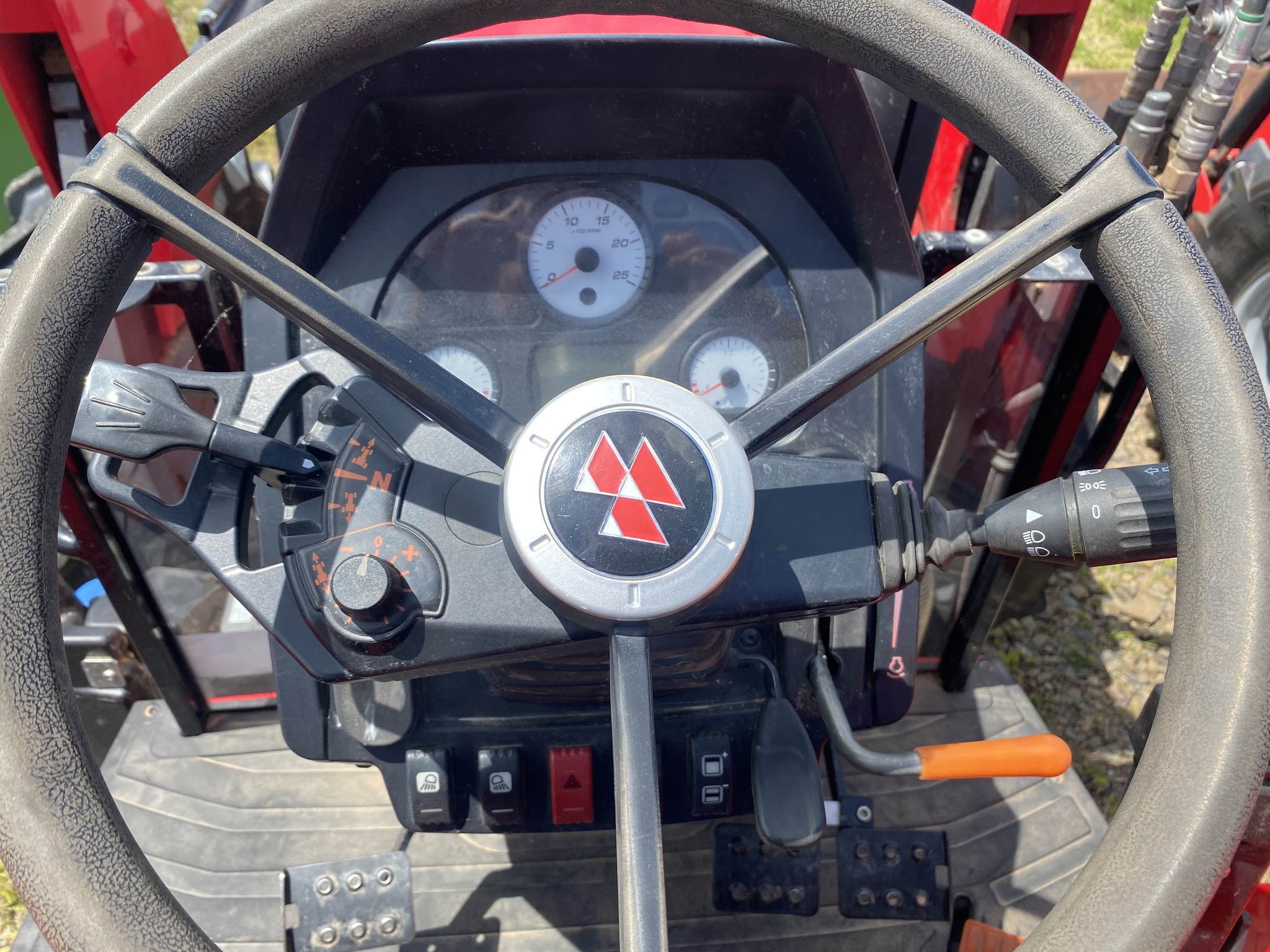 2022 Massey Ferguson 5710 Image 18