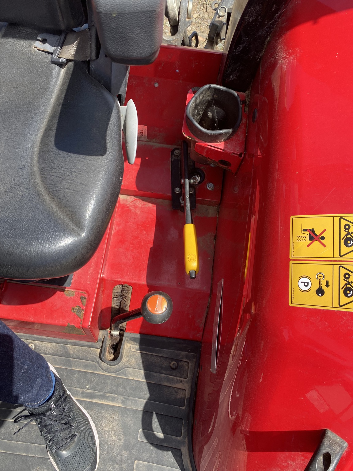 2022 Massey Ferguson 5710 Image 22