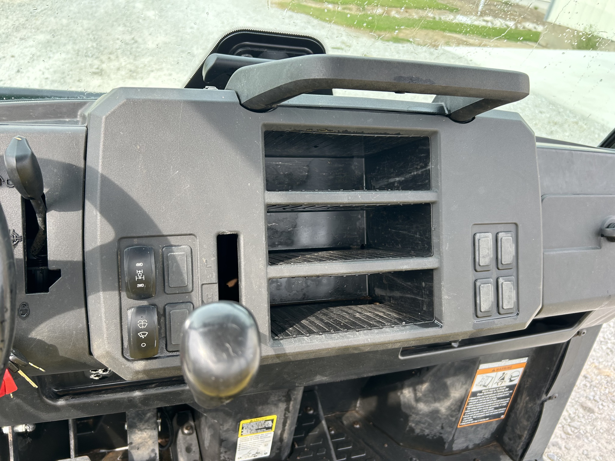  2018 John Deere XUV 865M at Heritage Tractor in Clinton, MO