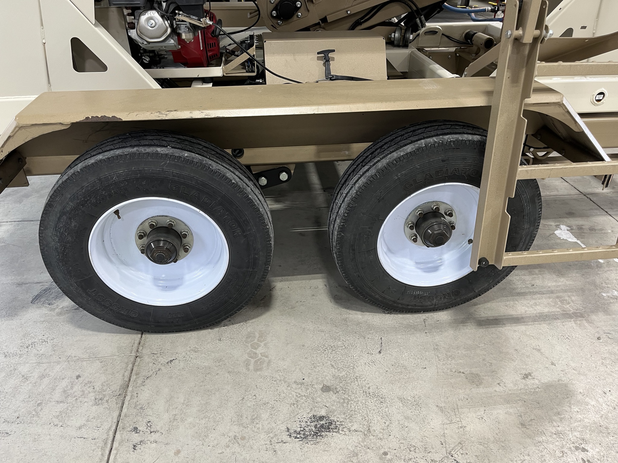 2018 Unverferth 3955XL Image 8
