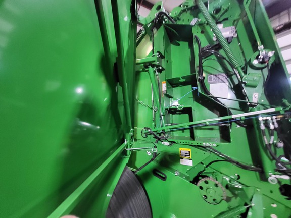 Used 2021 John Deere 560R Round Balers at Horizon Ag & Turf in St. Paul, AB - Photo10