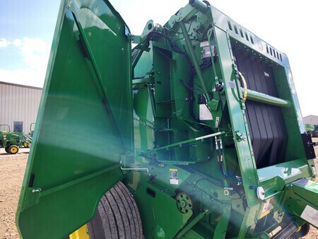 Used 2021 John Deere 560R Round Balers at Horizon Ag & Turf in St. Paul, AB - Photo4