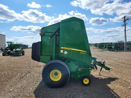 Used 2021 John Deere 560R Round Balers at Horizon Ag & Turf in St. Paul, AB - Photo7