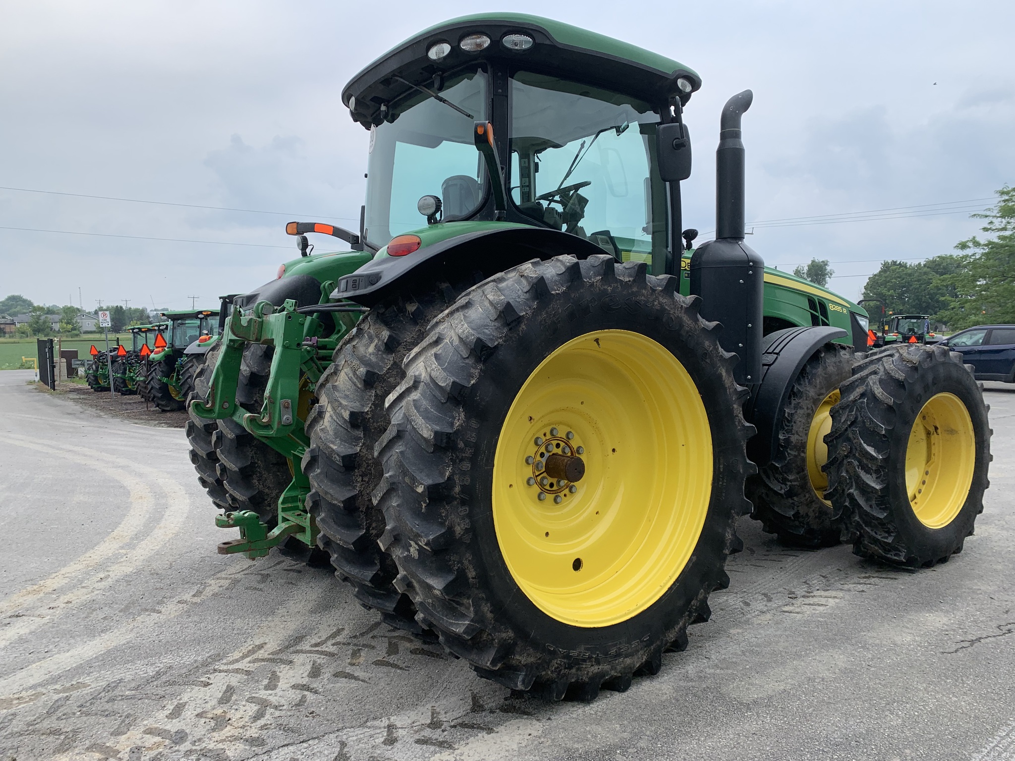 2012 John Deere 8285R Image 4