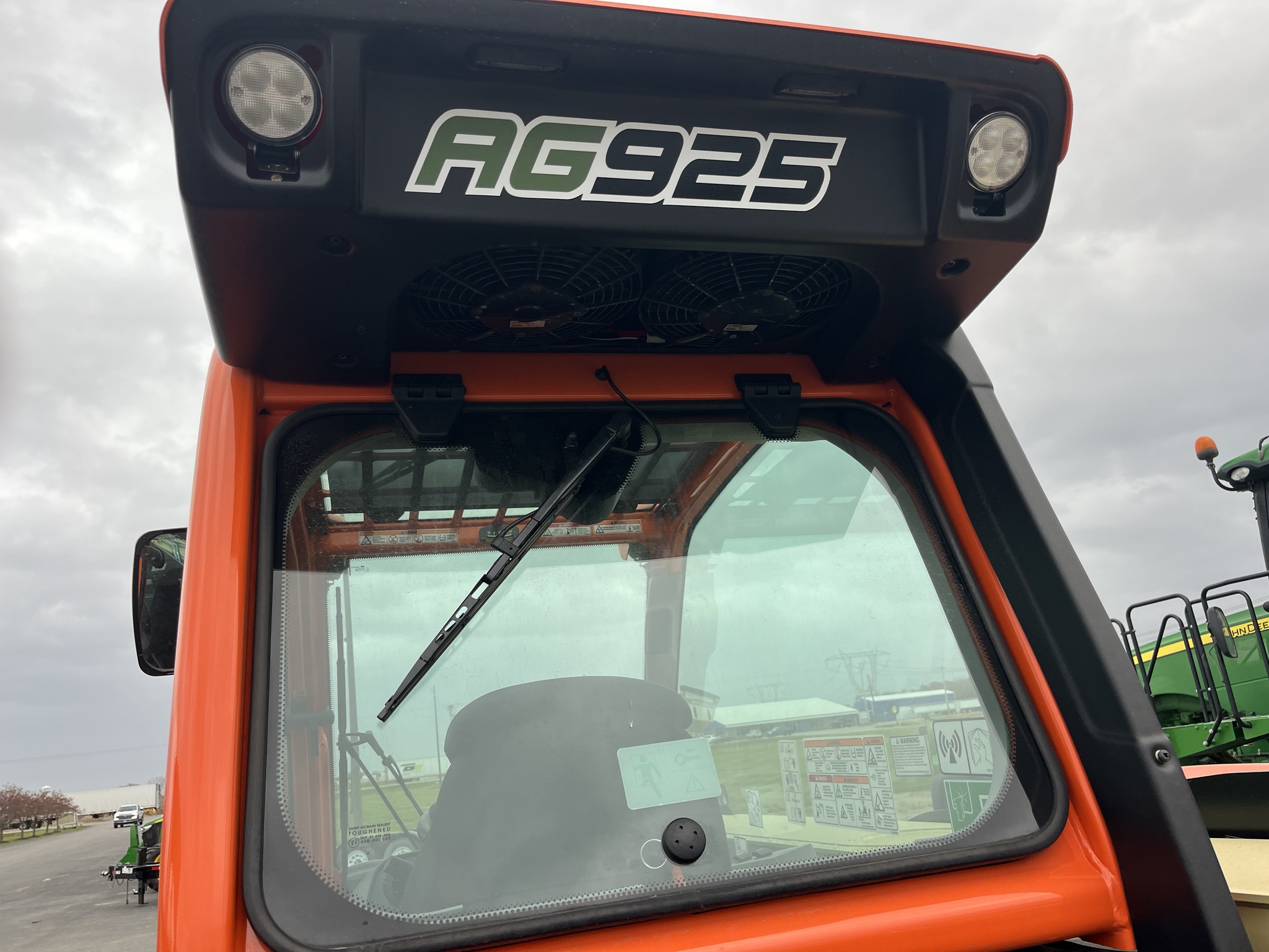 2025 JLG AG925 Image 3