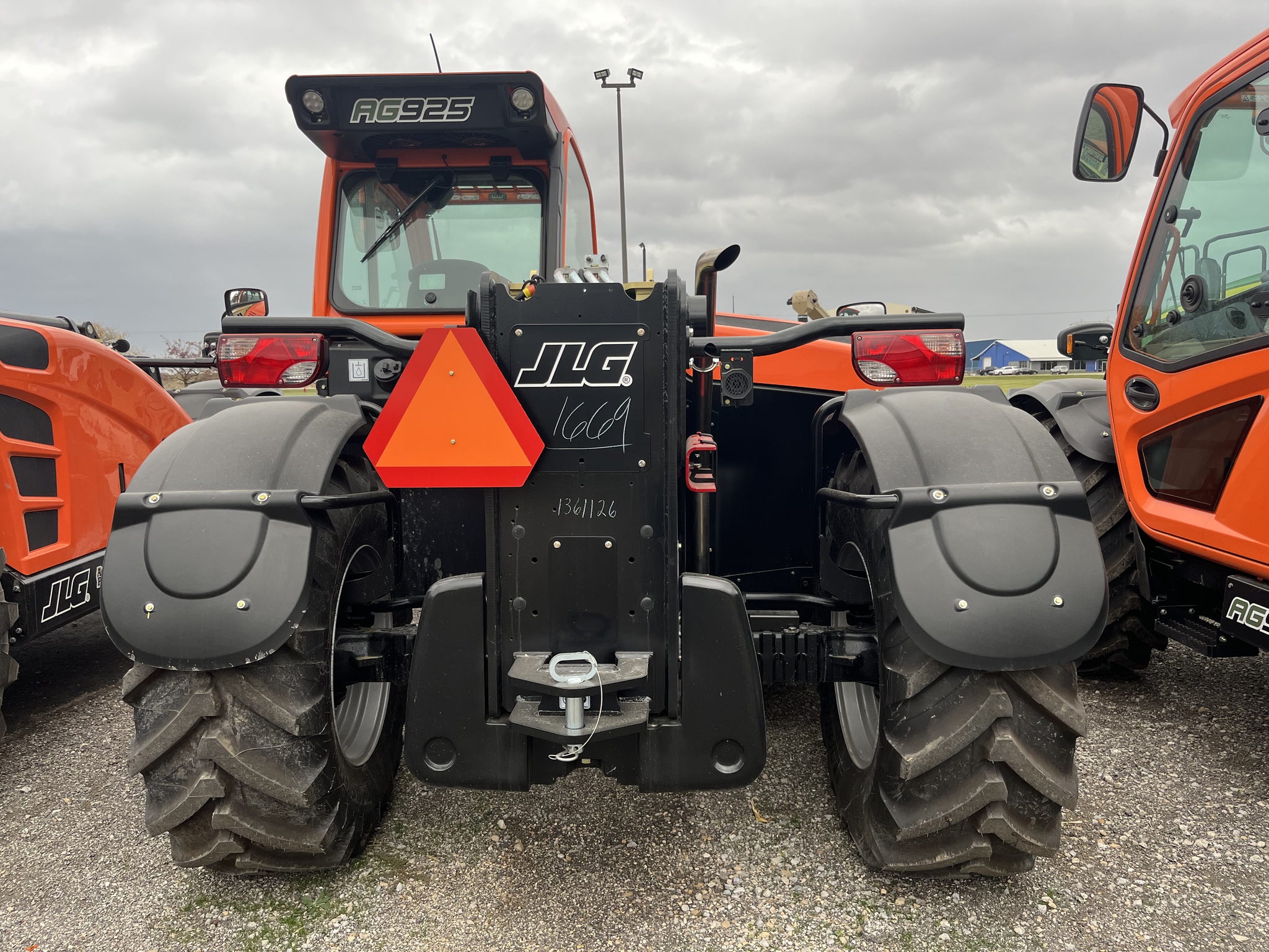 2025 JLG AG925 Image 8