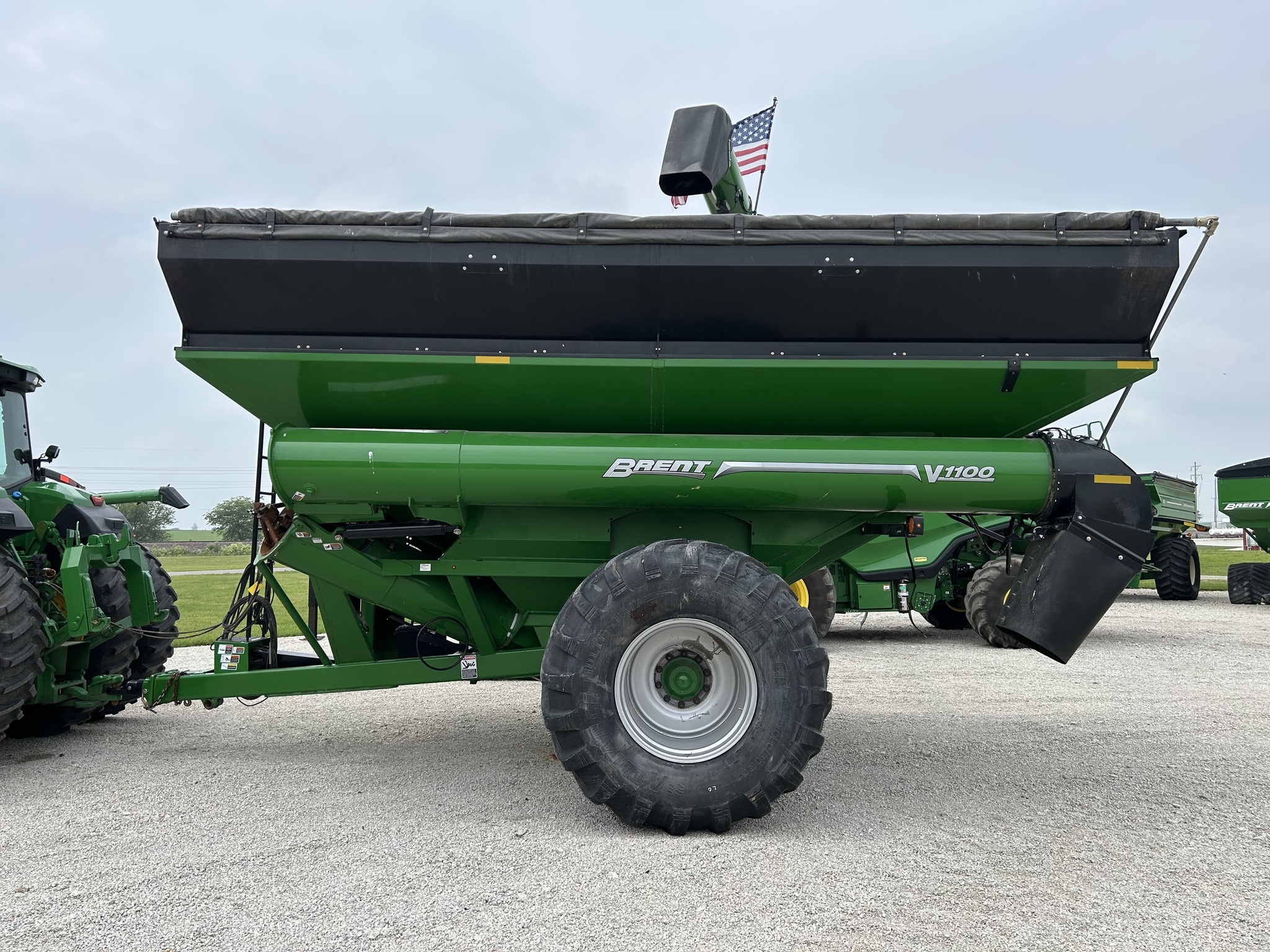  2022 Brent V1100 at Heritage Tractor in Lexington, IL