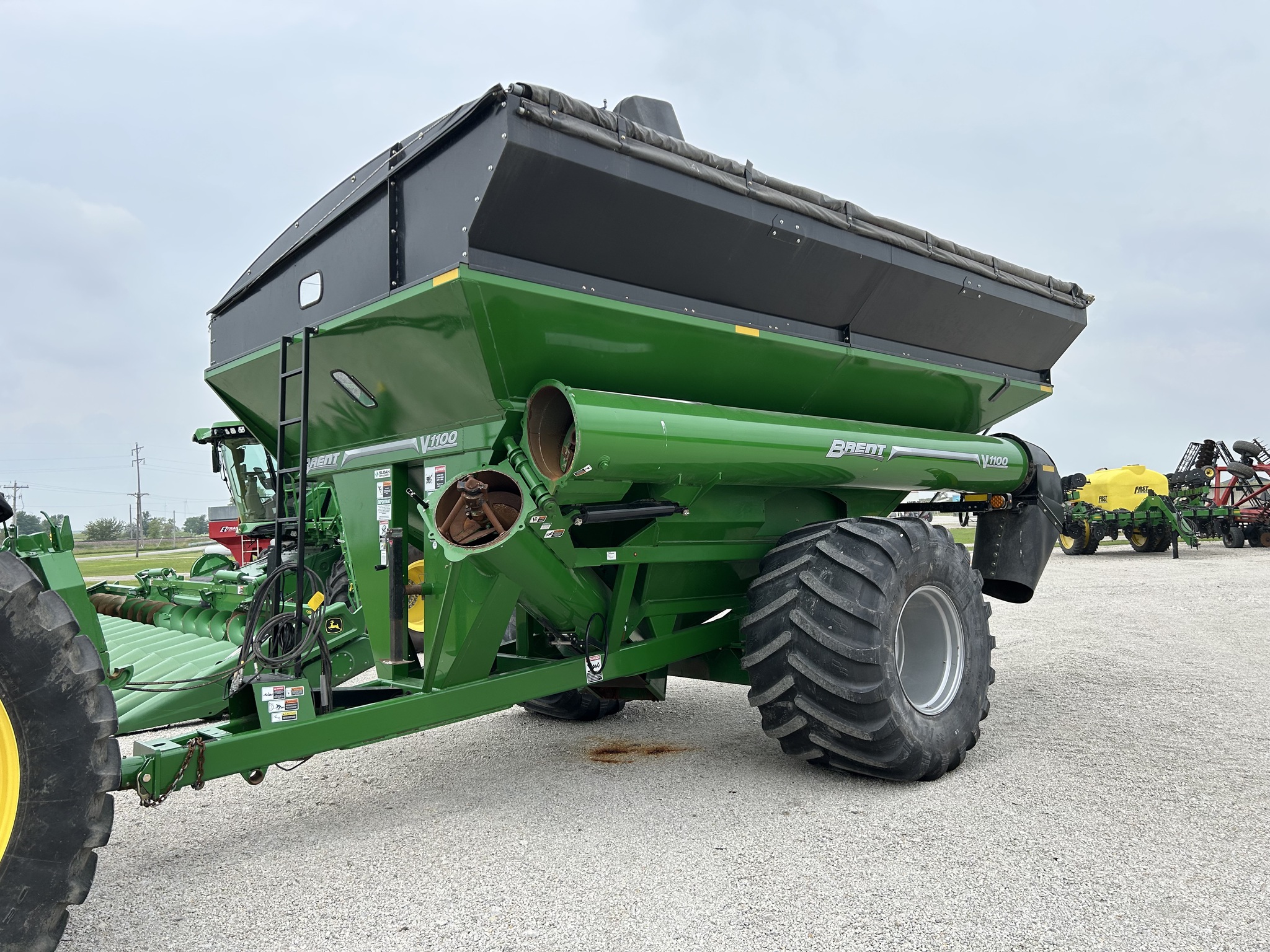  2022 Brent V1100 at Heritage Tractor in Lexington, IL
