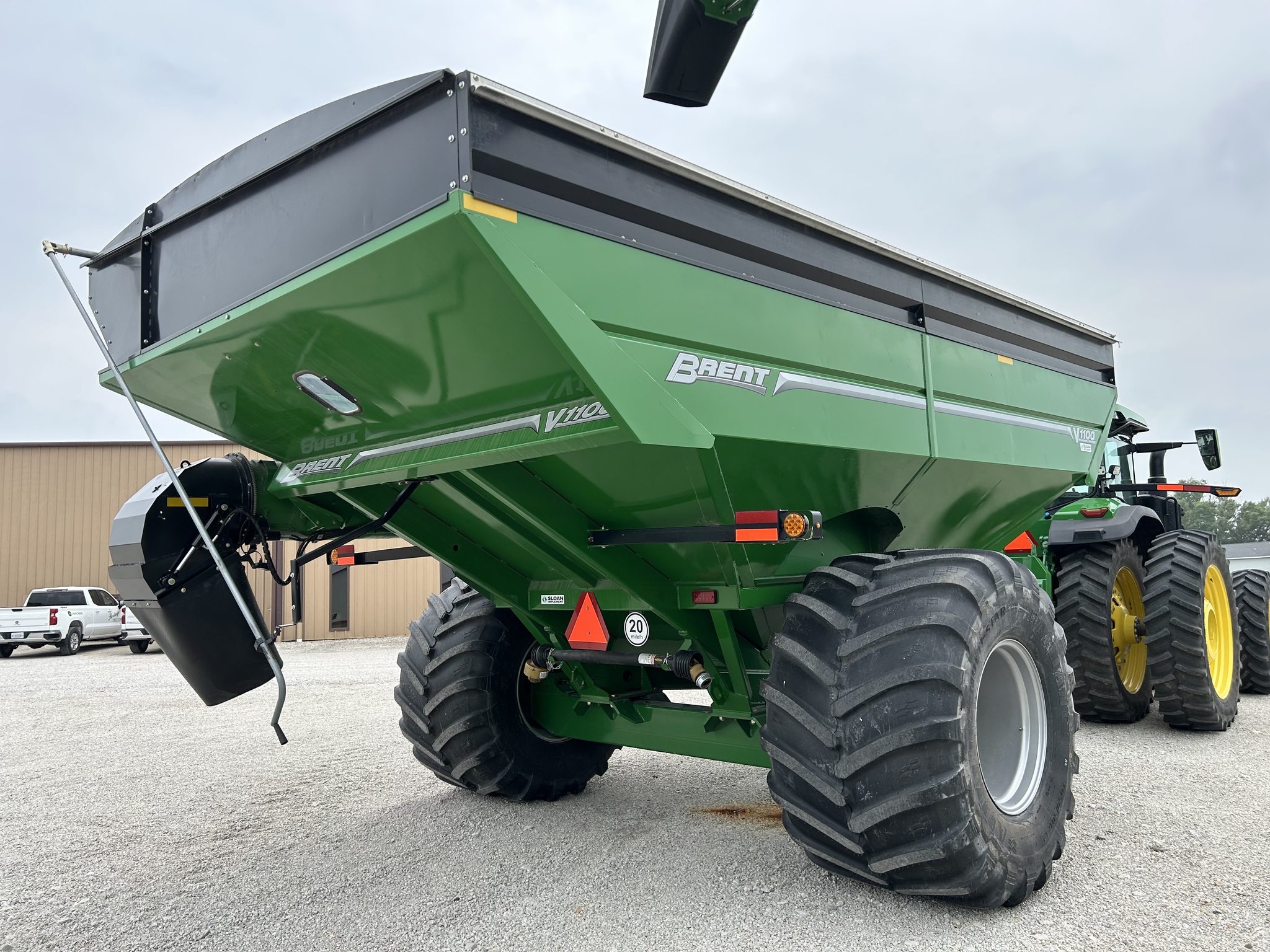  2022 Brent V1100 at Heritage Tractor in Lexington, IL