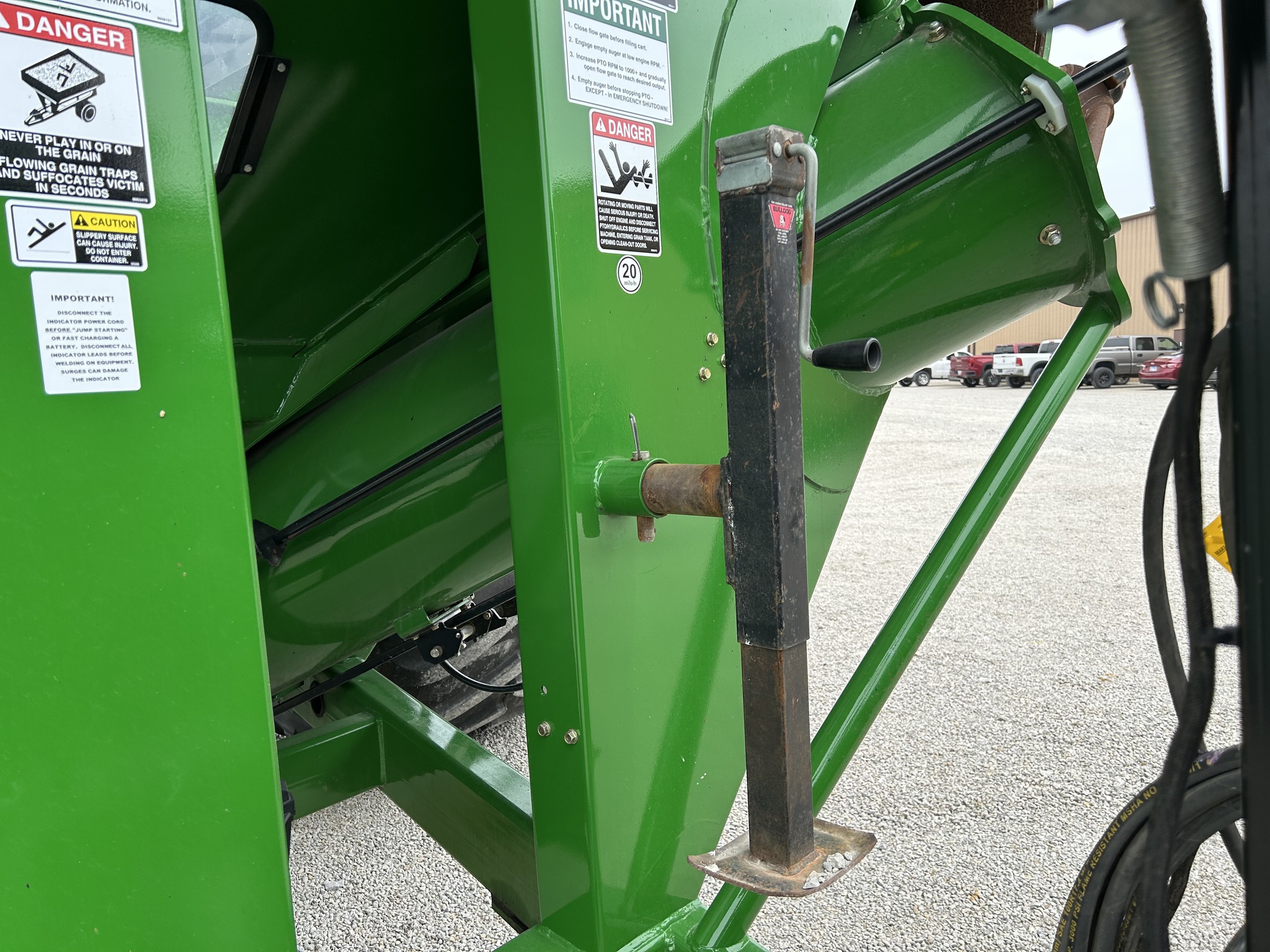  2022 Brent V1100 at Heritage Tractor in Lexington, IL