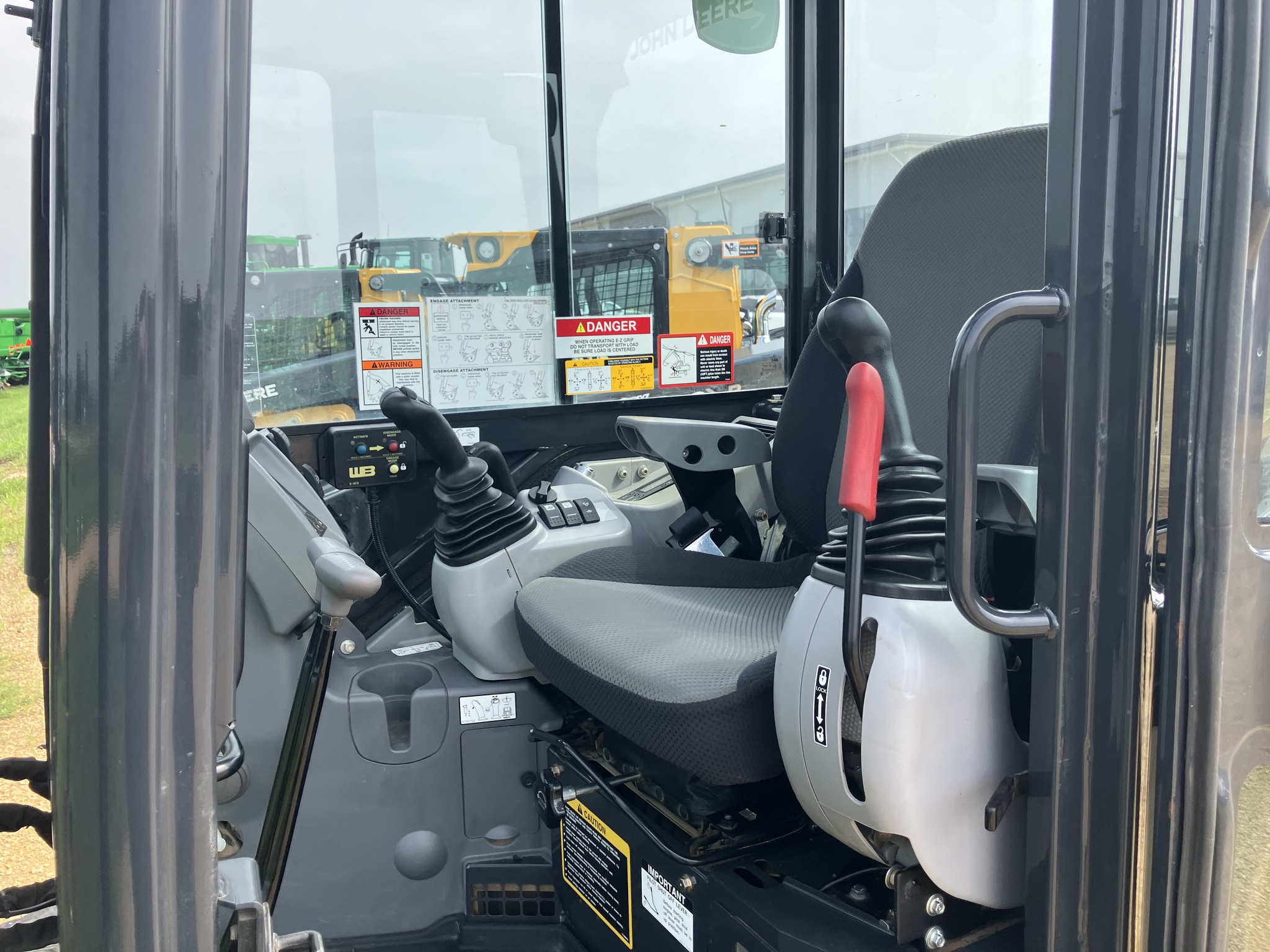 2020 John Deere 60G Image 9