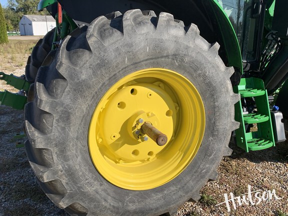 Photo of 2024 John Deere 6120M