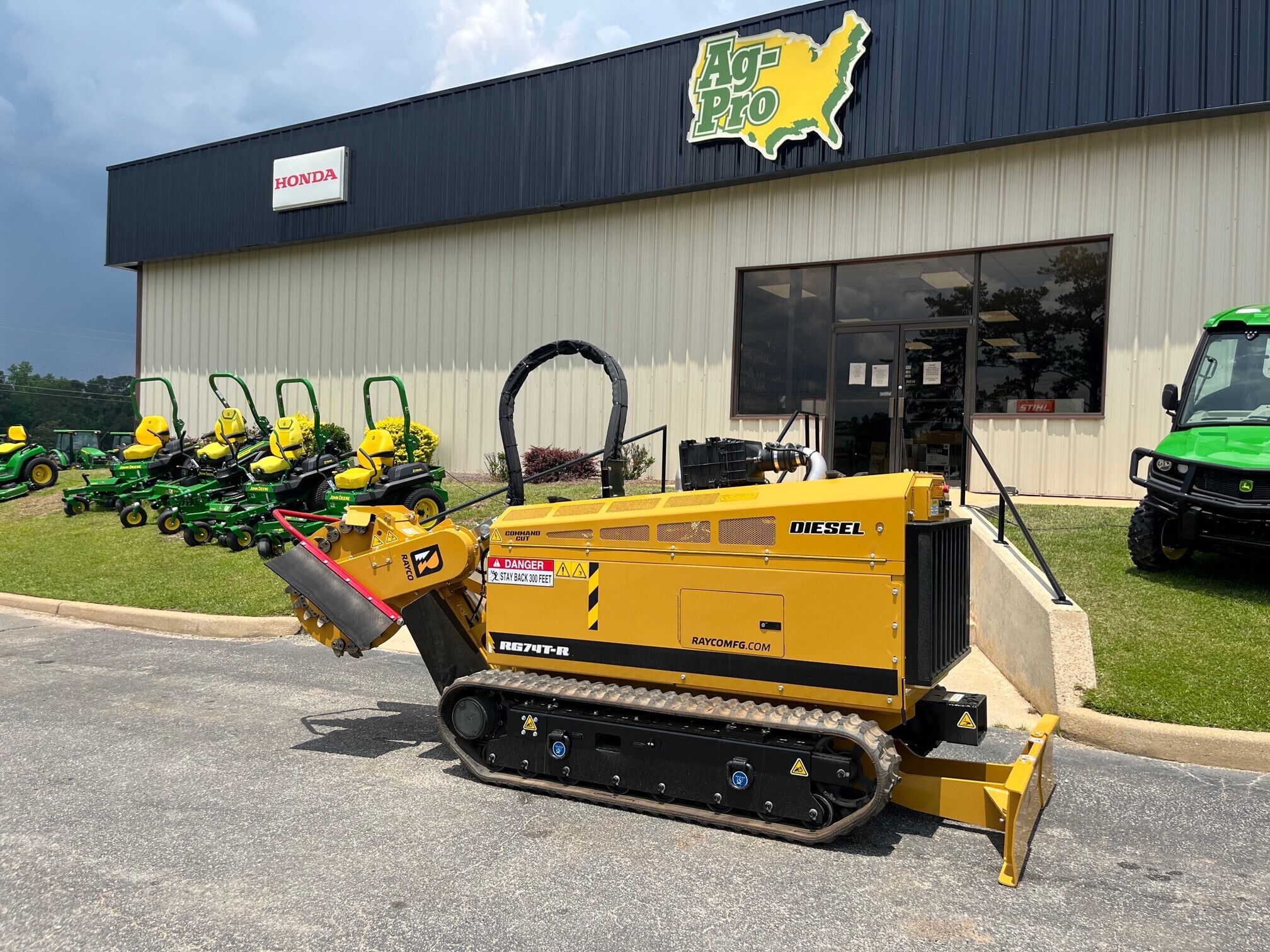 2025 Rayco RG74T Image 3