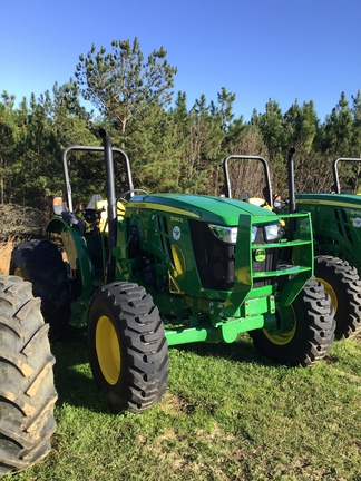 2023 John Deere 5090E Photo 2