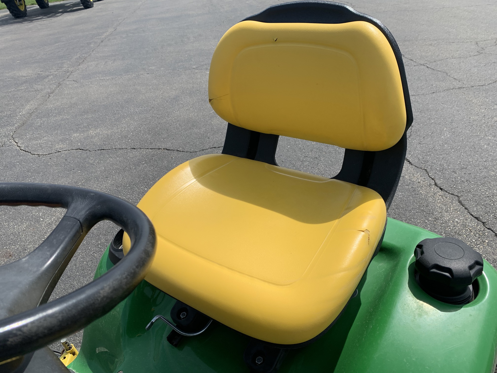 2015 John Deere X380 Image 8