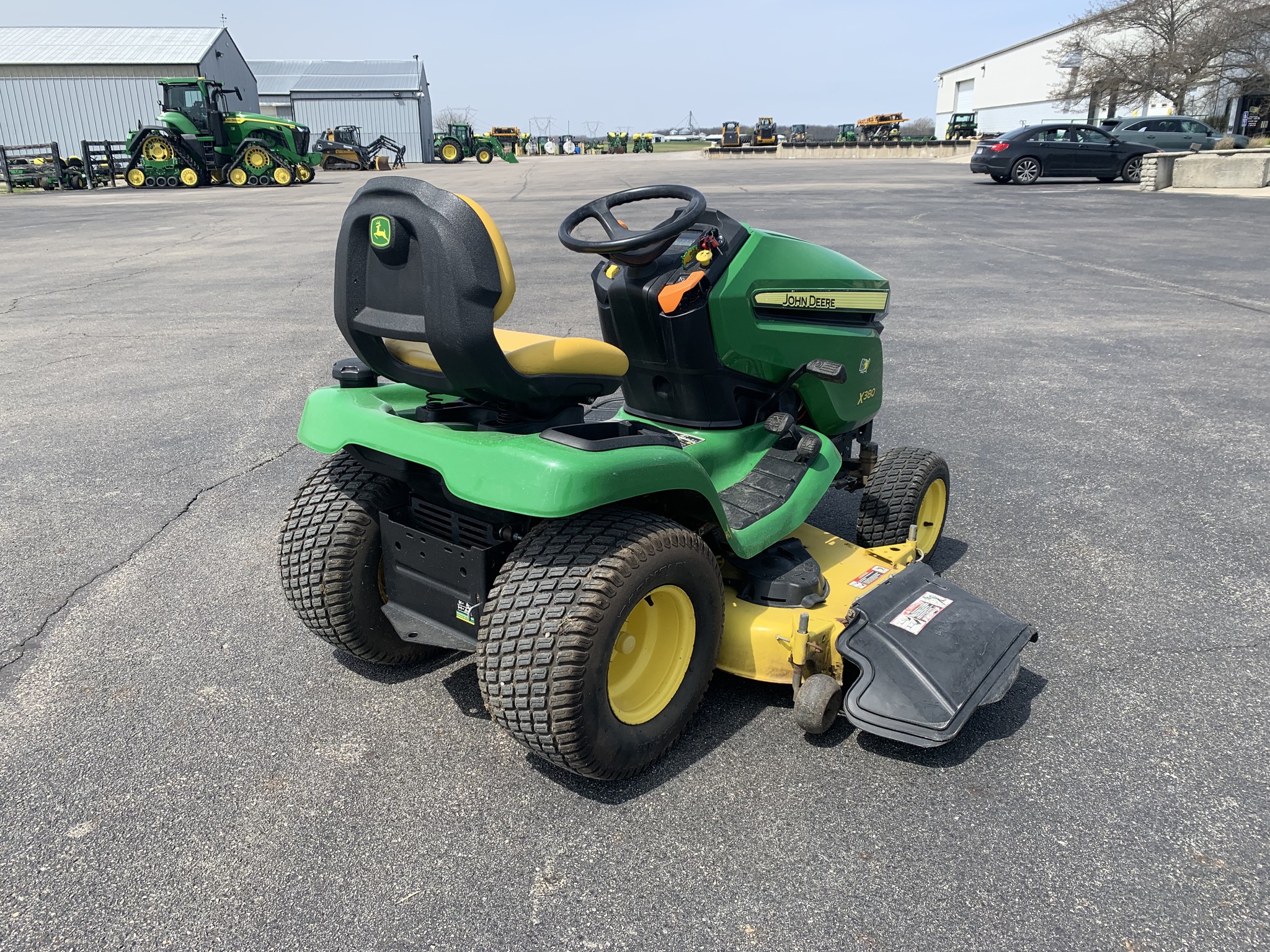 2015 John Deere X380 Image 3