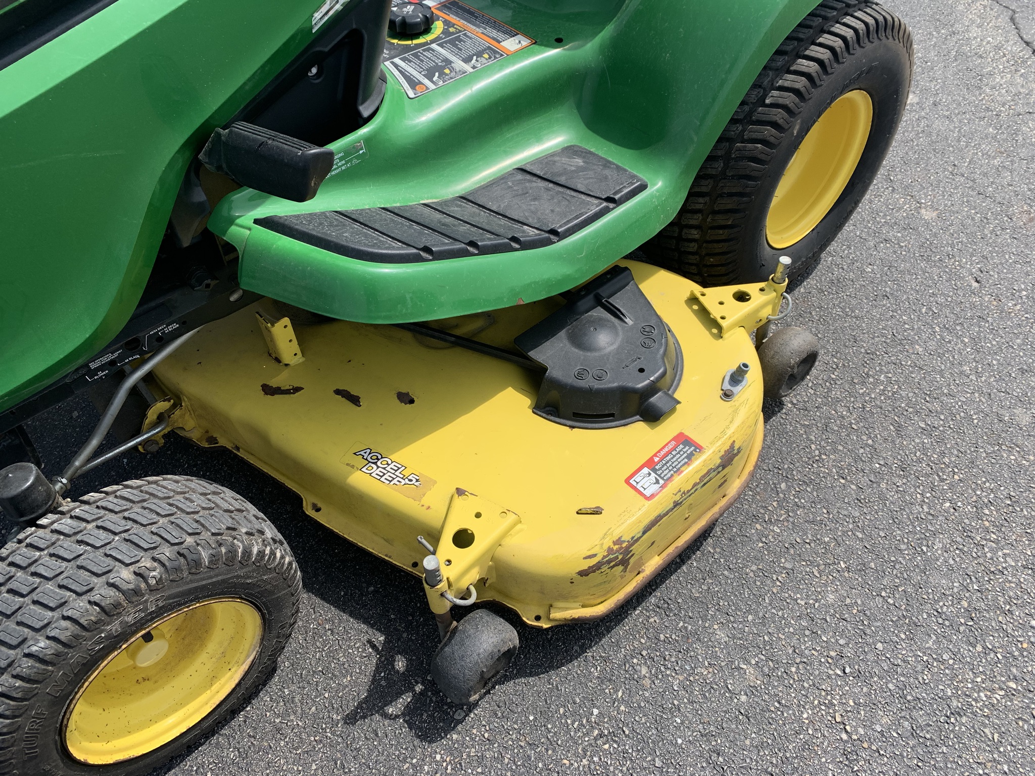 2015 John Deere X380 Image 6