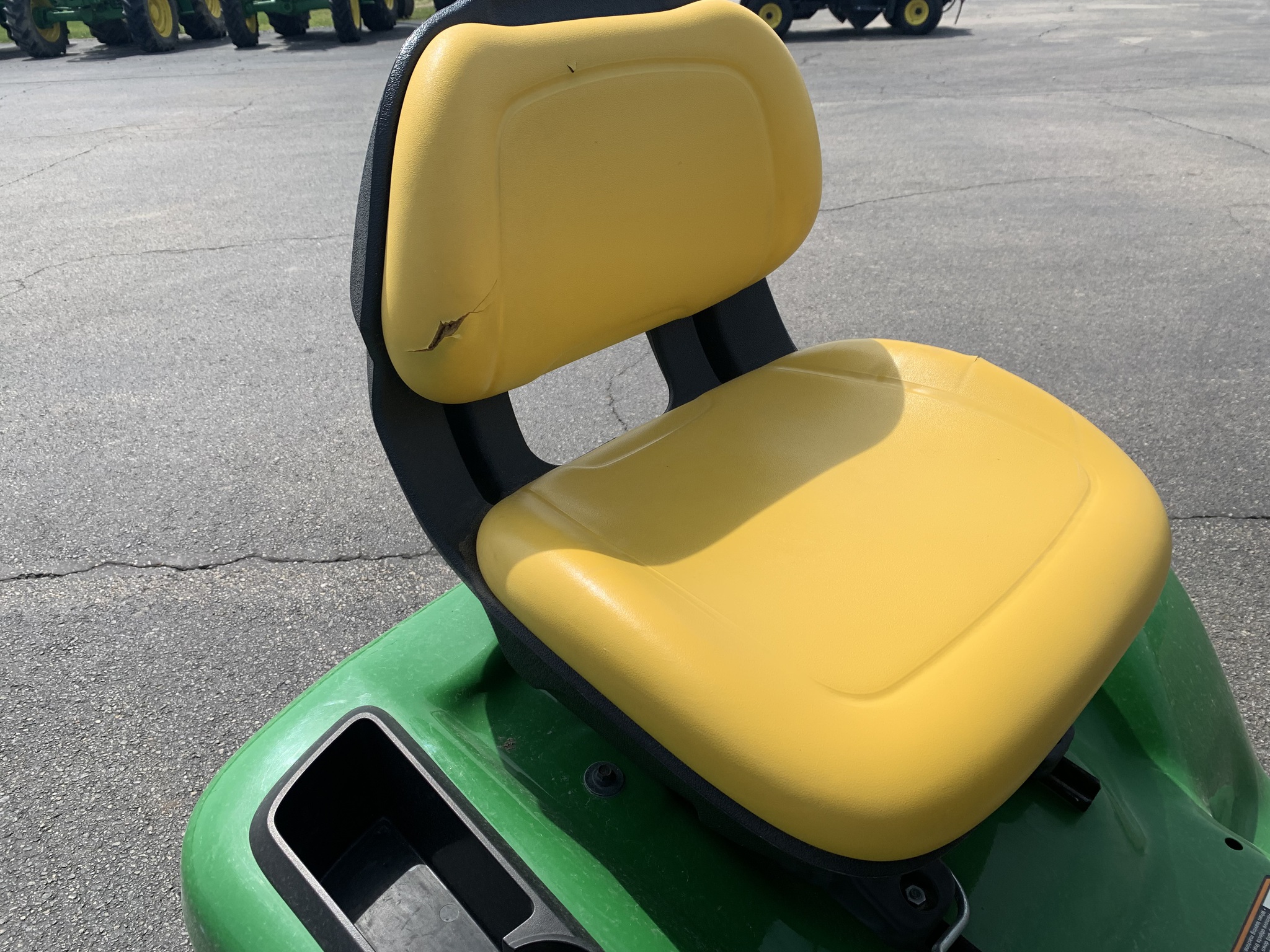 2015 John Deere X380 Image 9