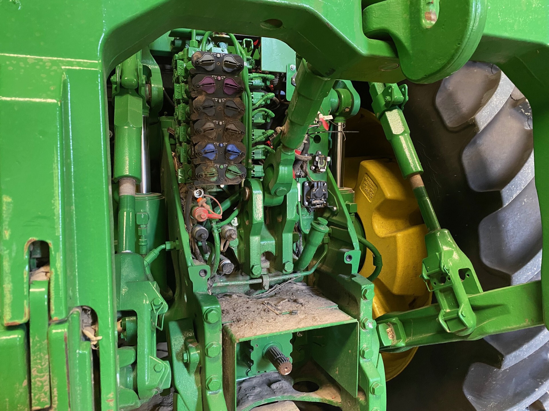 2024 John Deere 8R 340 Image 6
