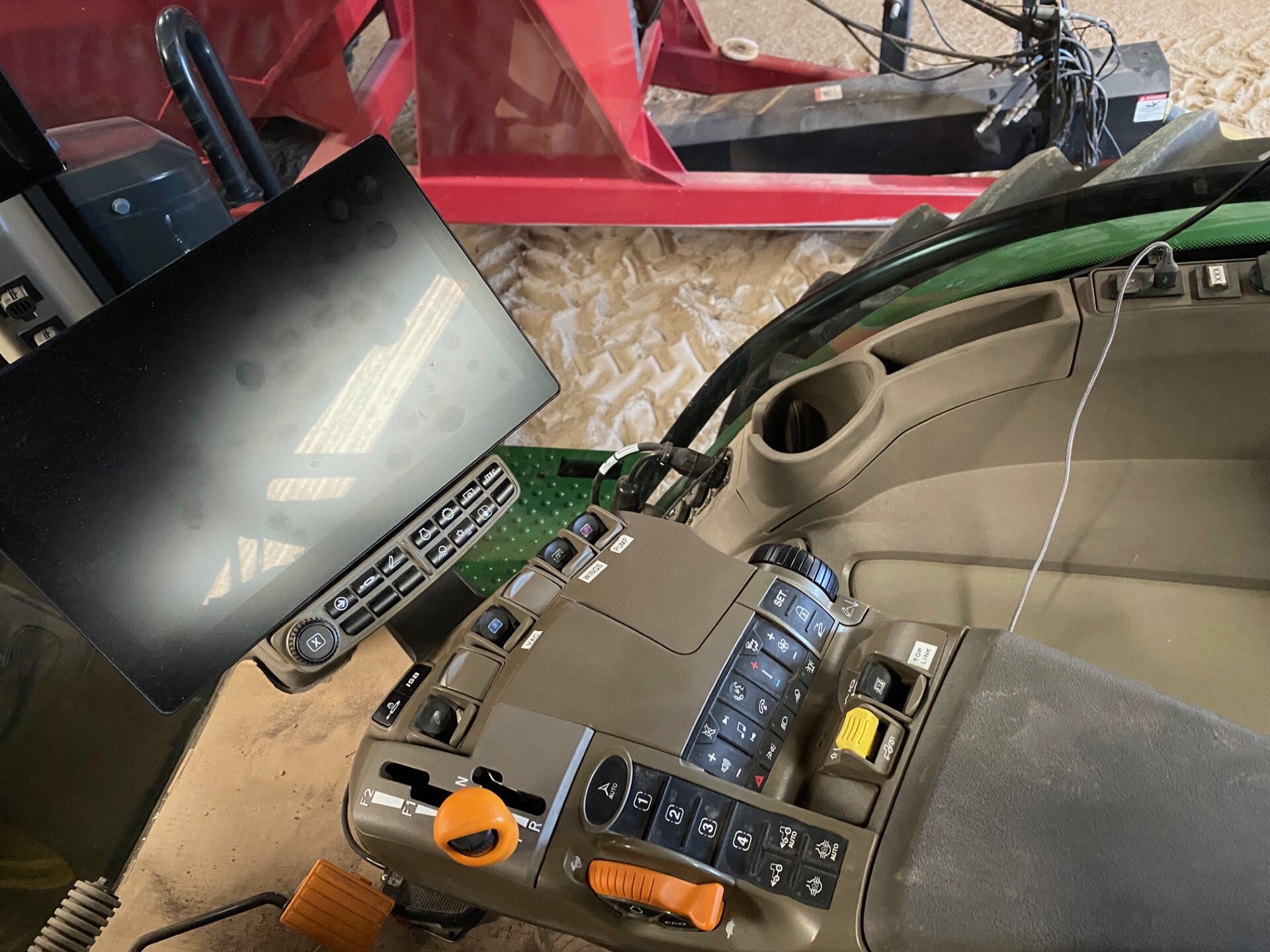 2024 John Deere 8R 340 Image 9