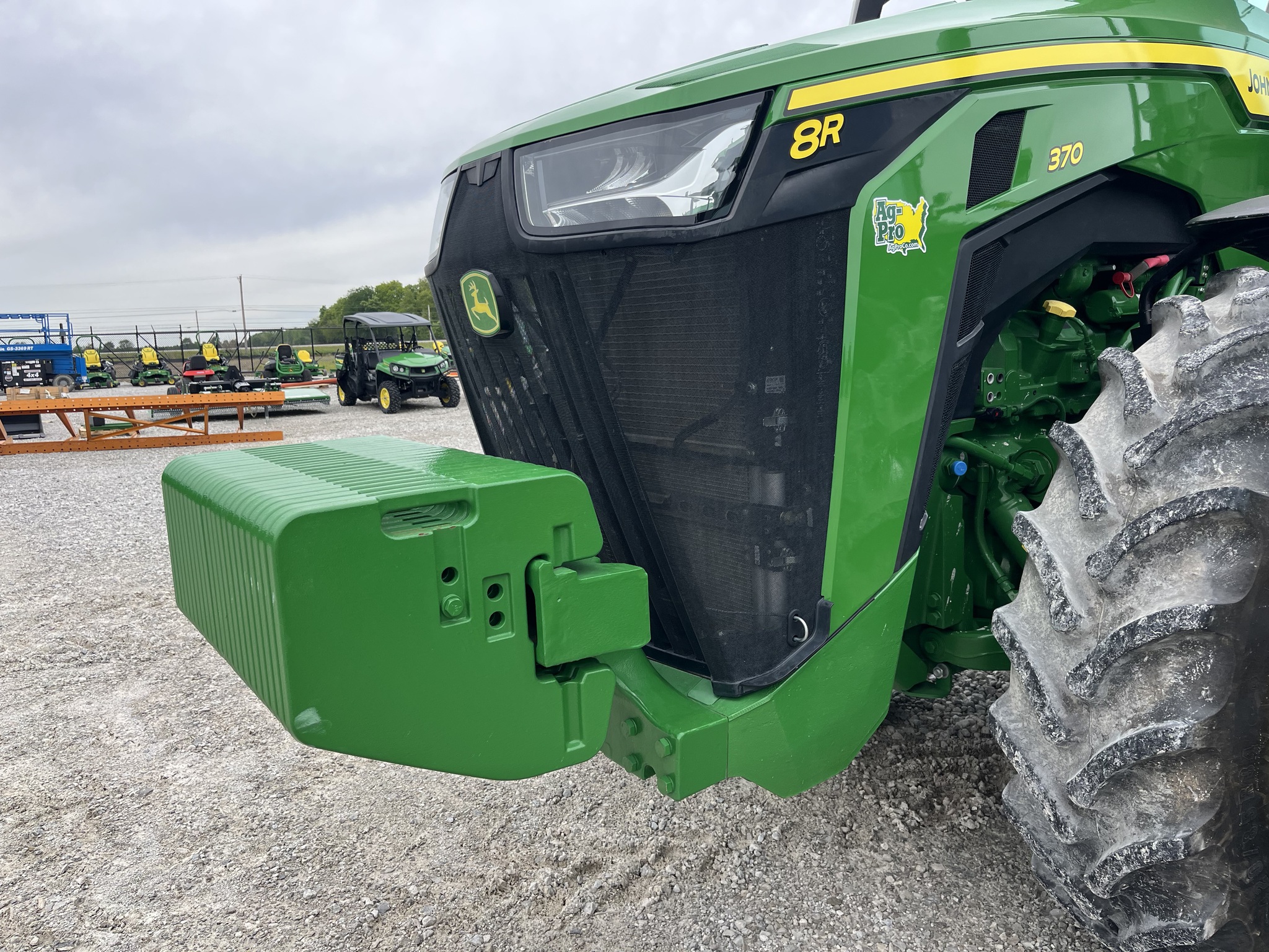 2022 John Deere 8R 370 Image 13