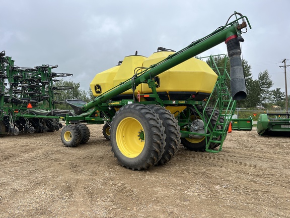 Used 2014 John Deere 1870 Air Drills and Seeders at Horizon Ag & Turf in High Prairie, AB - Photo3