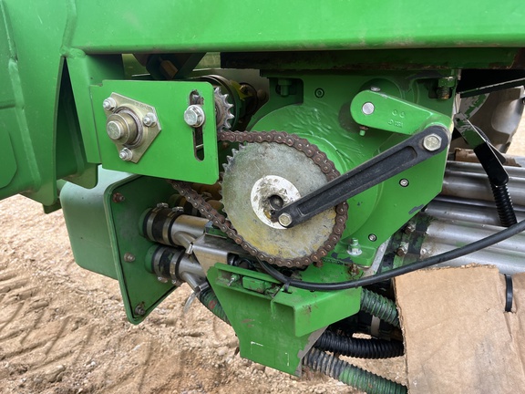 Used 2014 John Deere 1870 Air Drills and Seeders at Horizon Ag & Turf in High Prairie, AB - Photo25