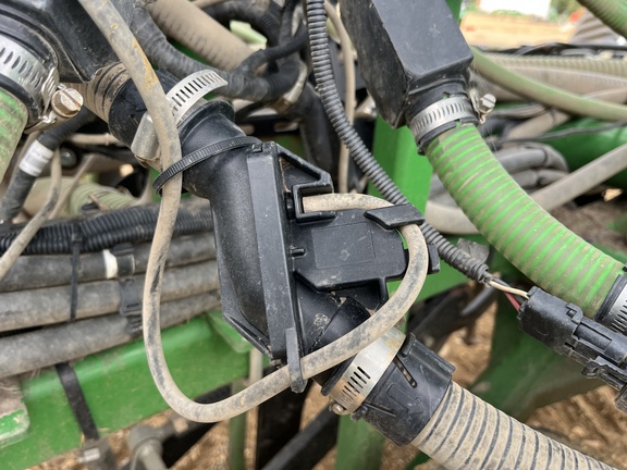 Used 2014 John Deere 1870 Air Drills and Seeders at Horizon Ag & Turf in High Prairie, AB - Photo30