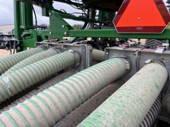 Used 2014 John Deere 1870 Air Drills and Seeders at Horizon Ag & Turf in High Prairie, AB - Photo32