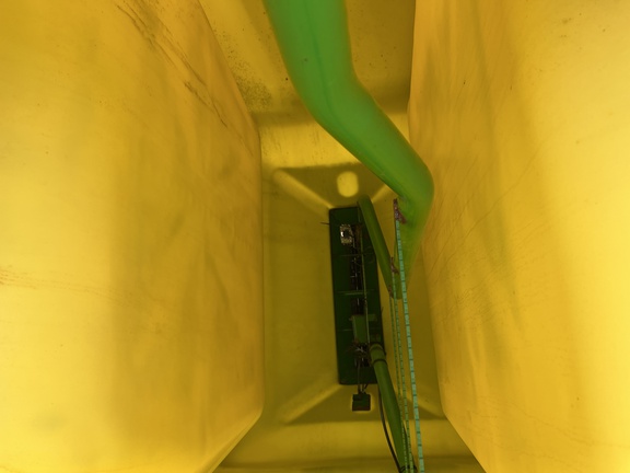 Used 2014 John Deere 1870 Air Drills and Seeders at Horizon Ag & Turf in High Prairie, AB - Photo36