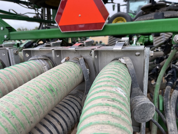 Used 2014 John Deere 1870 Air Drills and Seeders at Horizon Ag & Turf in High Prairie, AB - Photo31