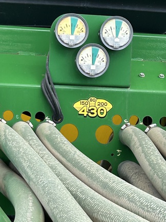 Used 2012 John Deere 1870 Air Drills and Seeders at Horizon Ag & Turf in Falher, AB - Photo13