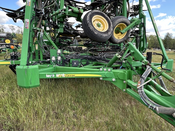 Used 2012 John Deere 1870 Air Drills and Seeders at Horizon Ag & Turf in Falher, AB - Photo5