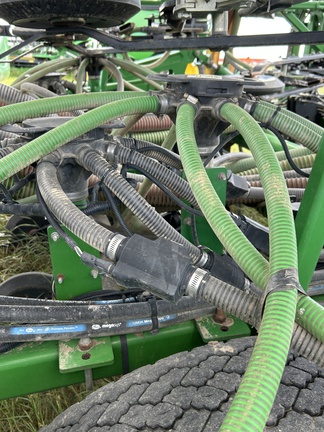 Used 2012 John Deere 1870 Air Drills and Seeders at Horizon Ag & Turf in Falher, AB - Photo11