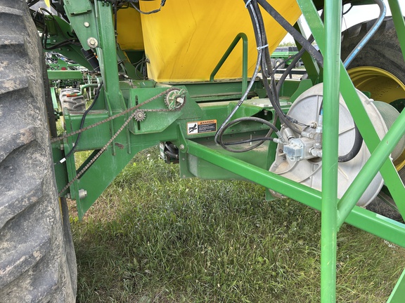 Used 2012 John Deere 1870 Air Drills and Seeders at Horizon Ag & Turf in Falher, AB - Photo16