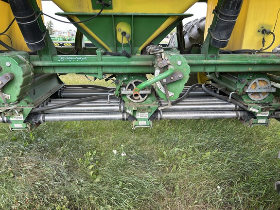 Used 2012 John Deere 1870 Air Drills and Seeders at Horizon Ag & Turf in Falher, AB - Photo18