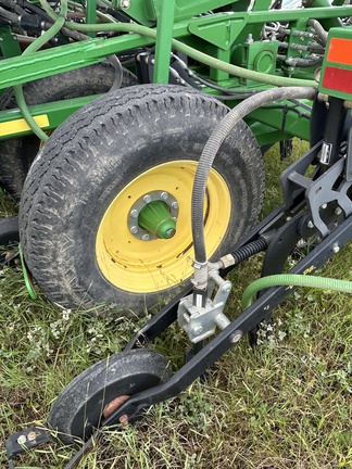 Used 2012 John Deere 1870 Air Drills and Seeders at Horizon Ag & Turf in Falher, AB - Photo23