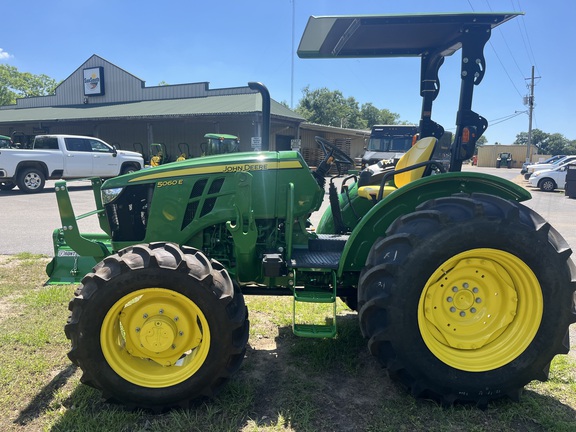 2024 John Deere 5060E Photo 3
