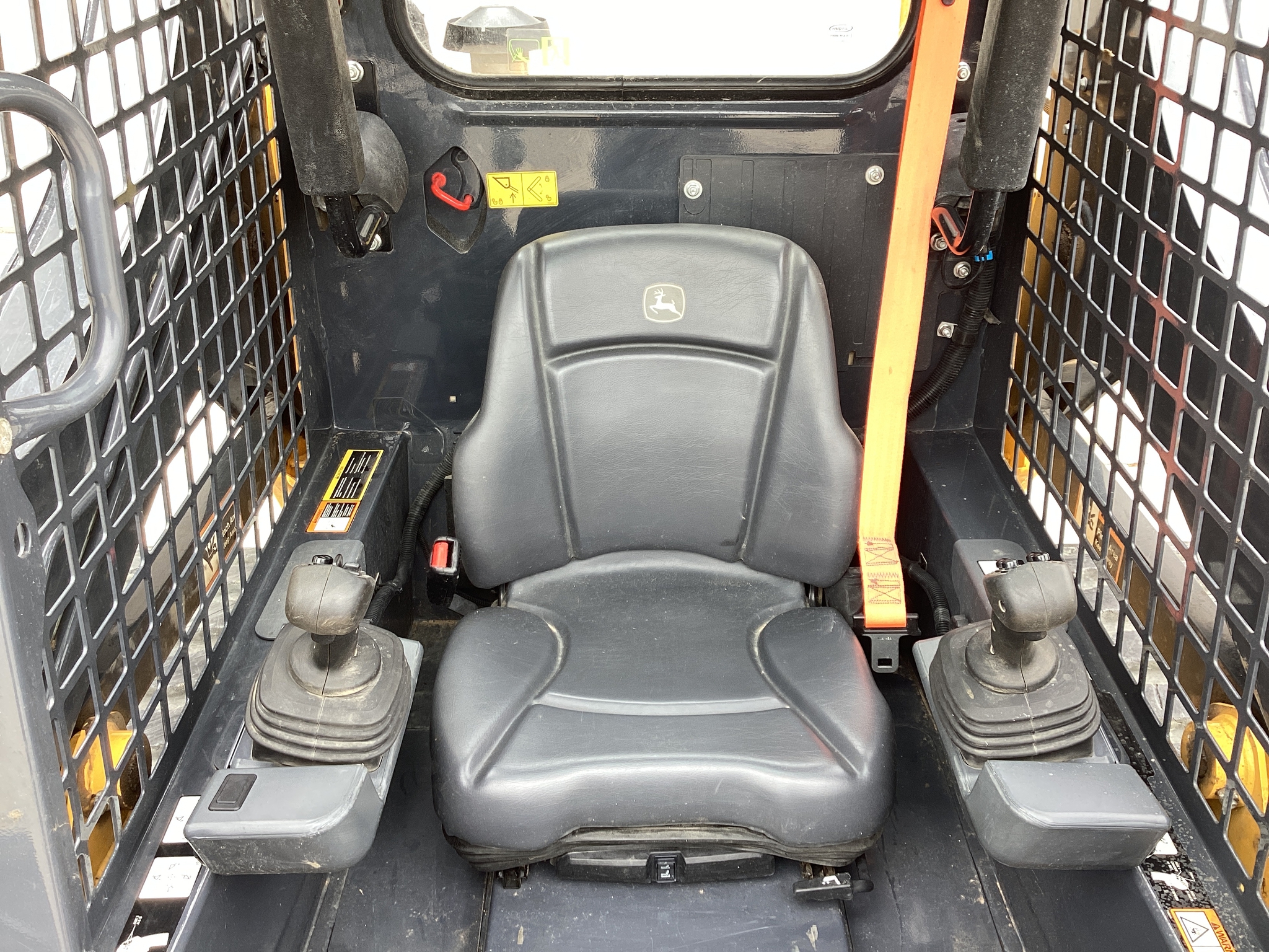 2023 John Deere 317G Image 6