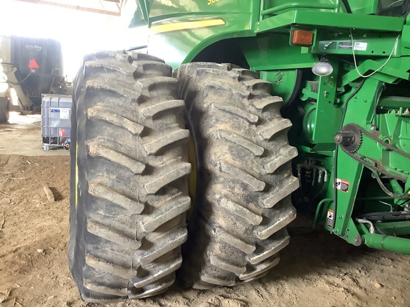 Photo of 2017 John Deere S690