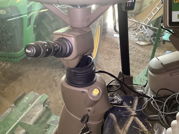 Photo of 2017 John Deere S690